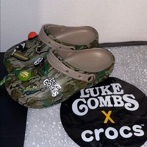 Exclusive Limited Edition Crocs Luke Combs Mossy Oak Camo Clog & Jibbitz Charms